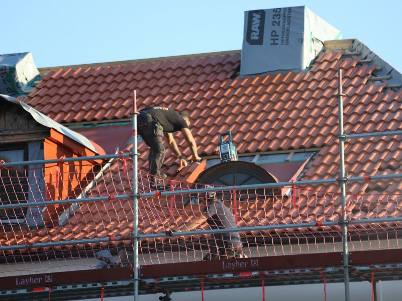 new roof lifespan in Canada